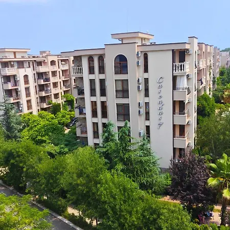 Attractive In Sunny Cascadas Family Słoneczny Brzeg