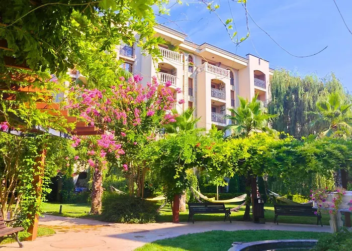 Attractive In Sunny Cascadas Family * ساني بيتش